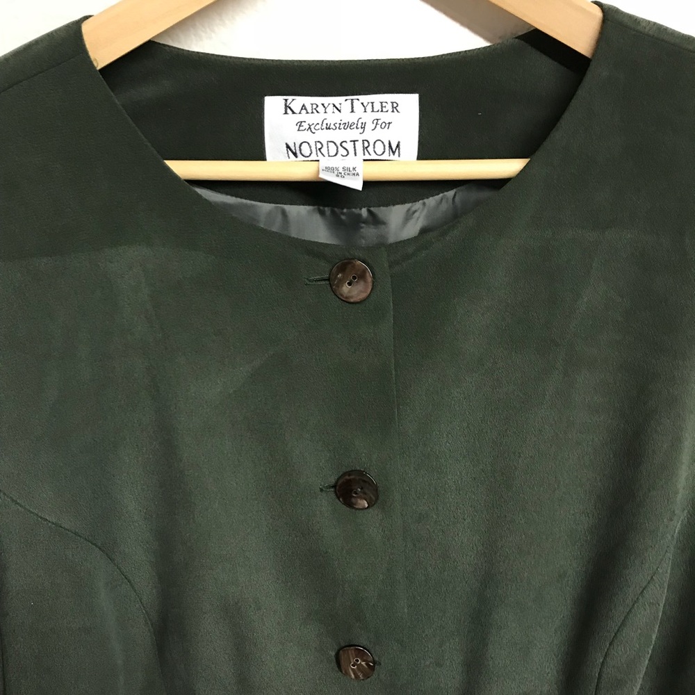 Karyn Tyler 100% Silk Jacket⭐️